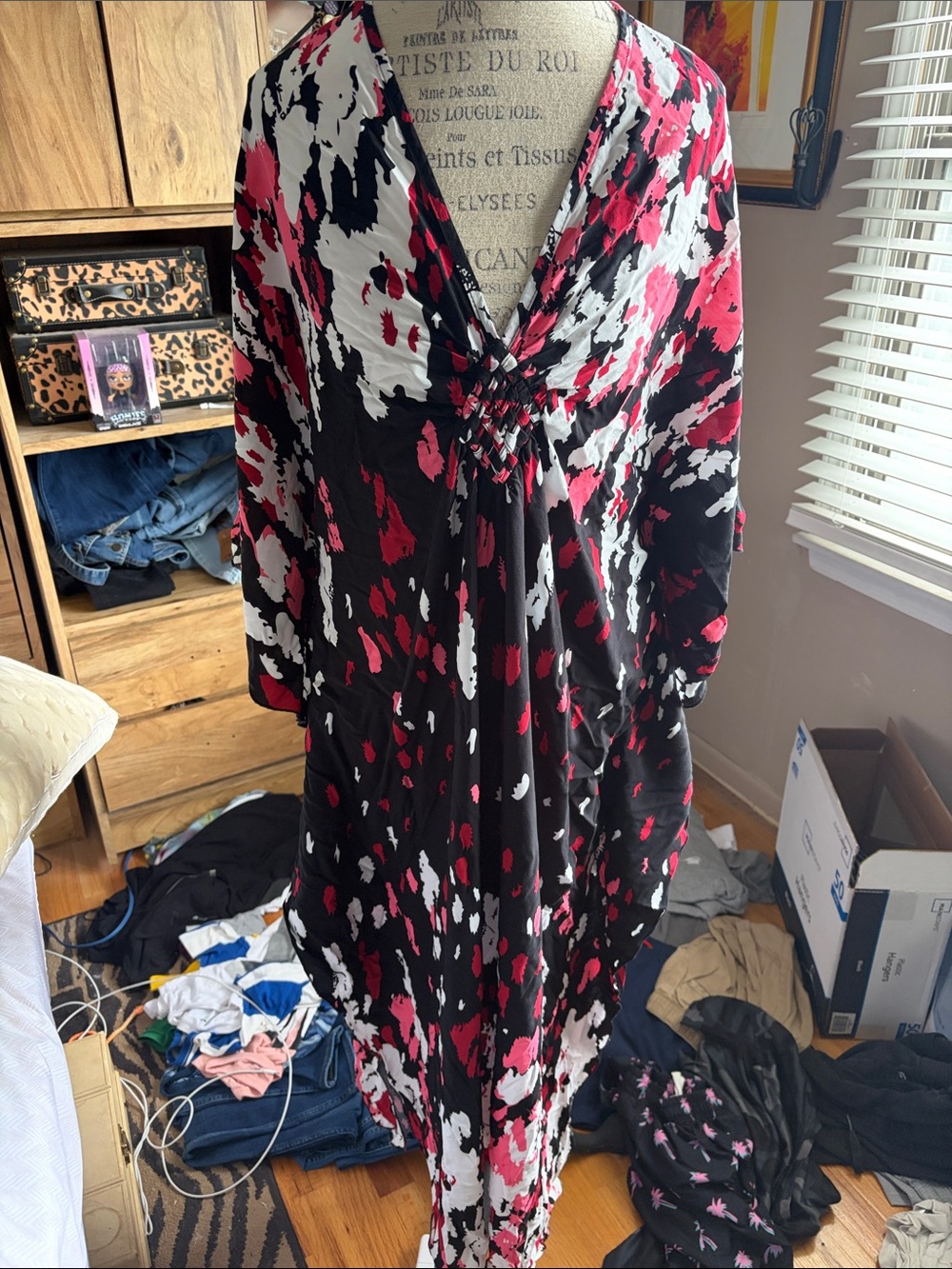 Women’s Black & Pink Floral V-Neck Kaftan - OS